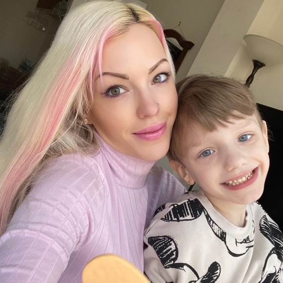 About me💗 - Picture 2 of 16